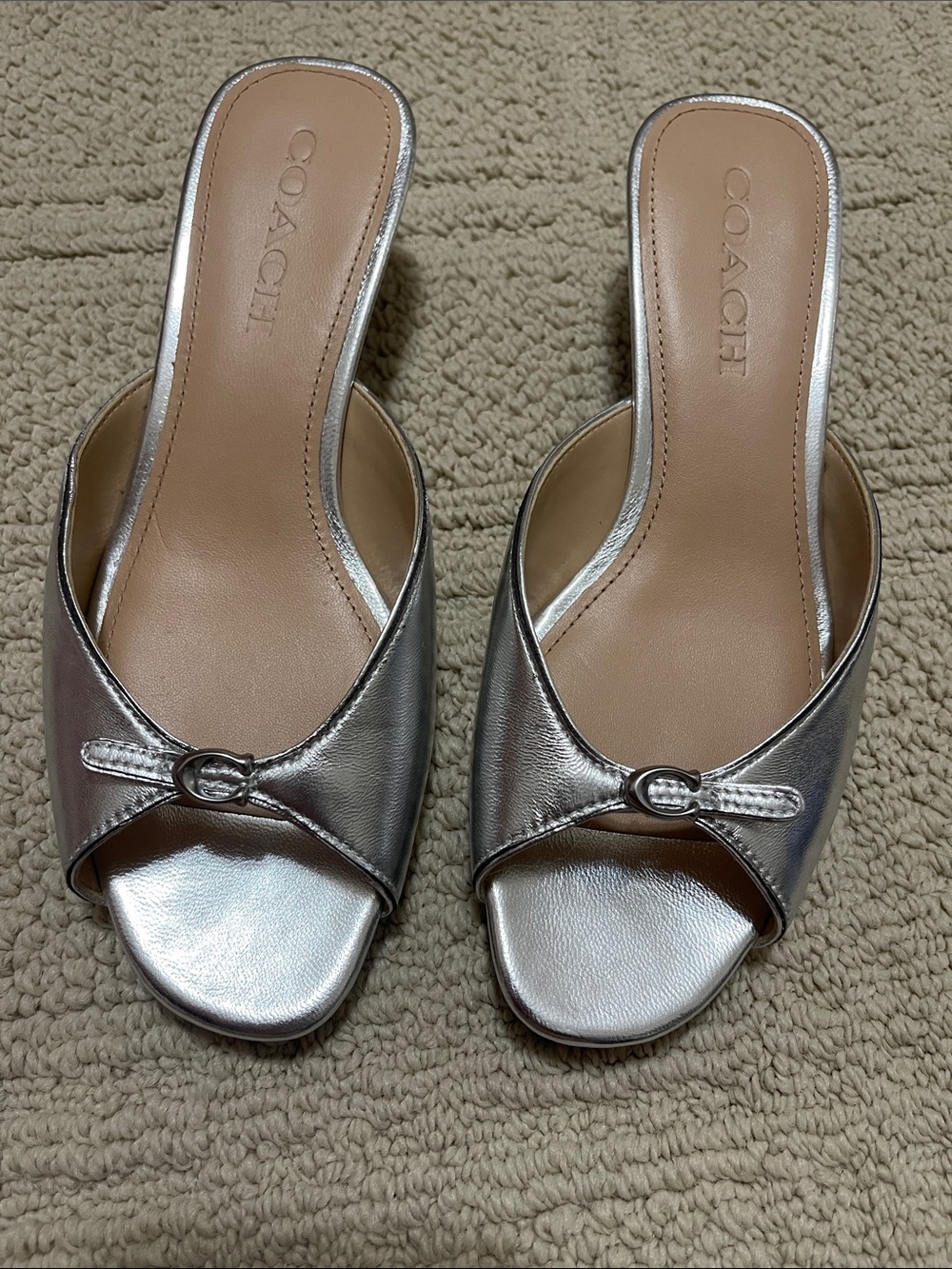Coach heels size 6 excellent condition